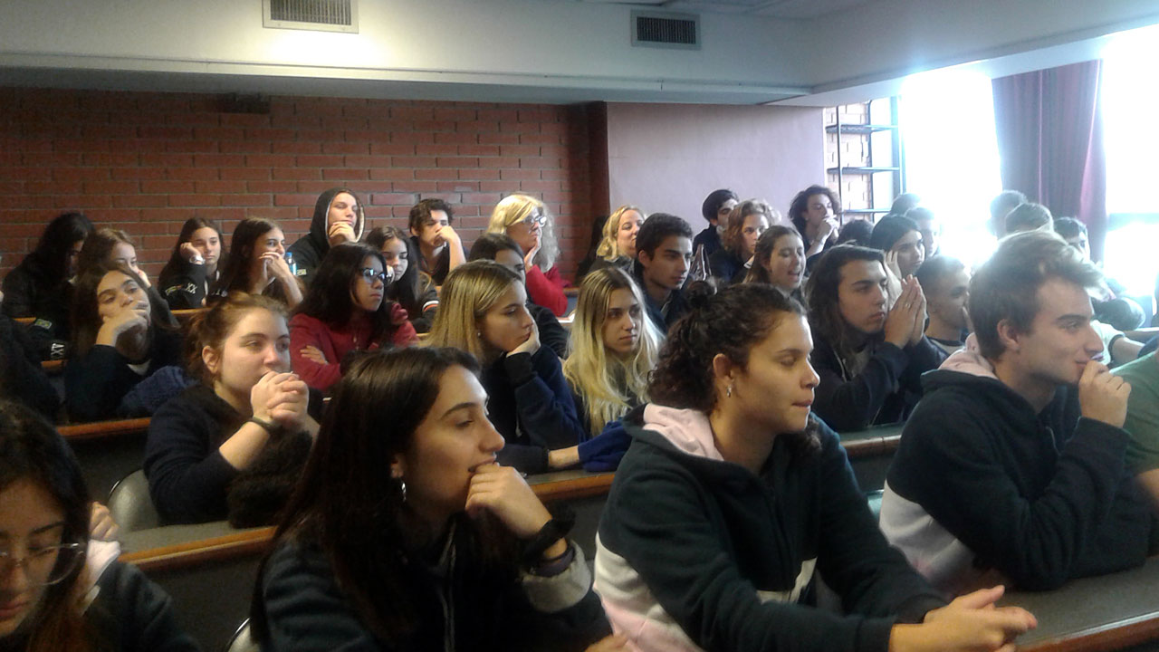 Universidad de Belgrano | Alumnos de Colegios Secundarios visitan la UB en el marco del concurso Tercer Tiempo
