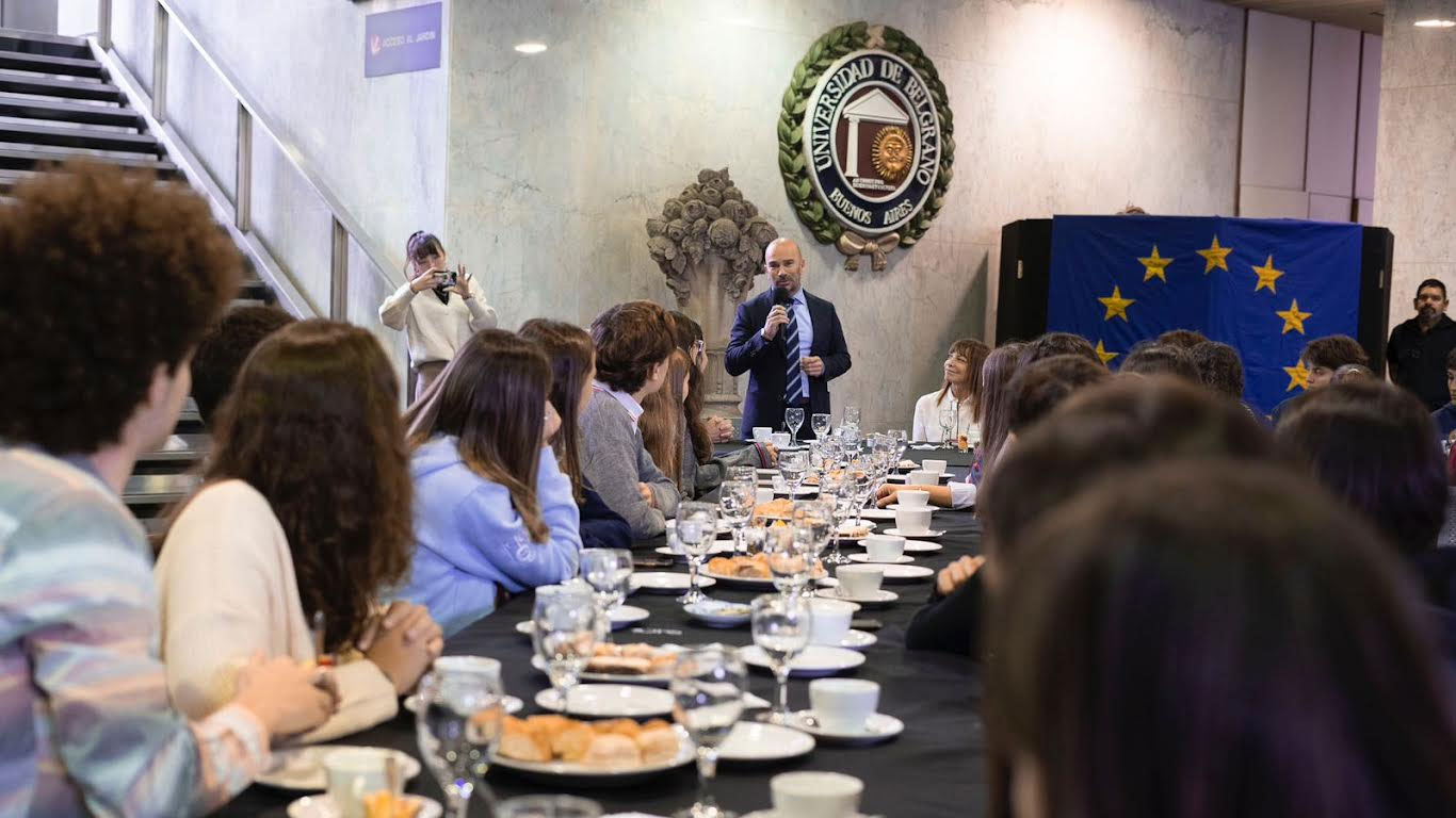 Desayuno con el Embajador de la Unión Europea en la UB