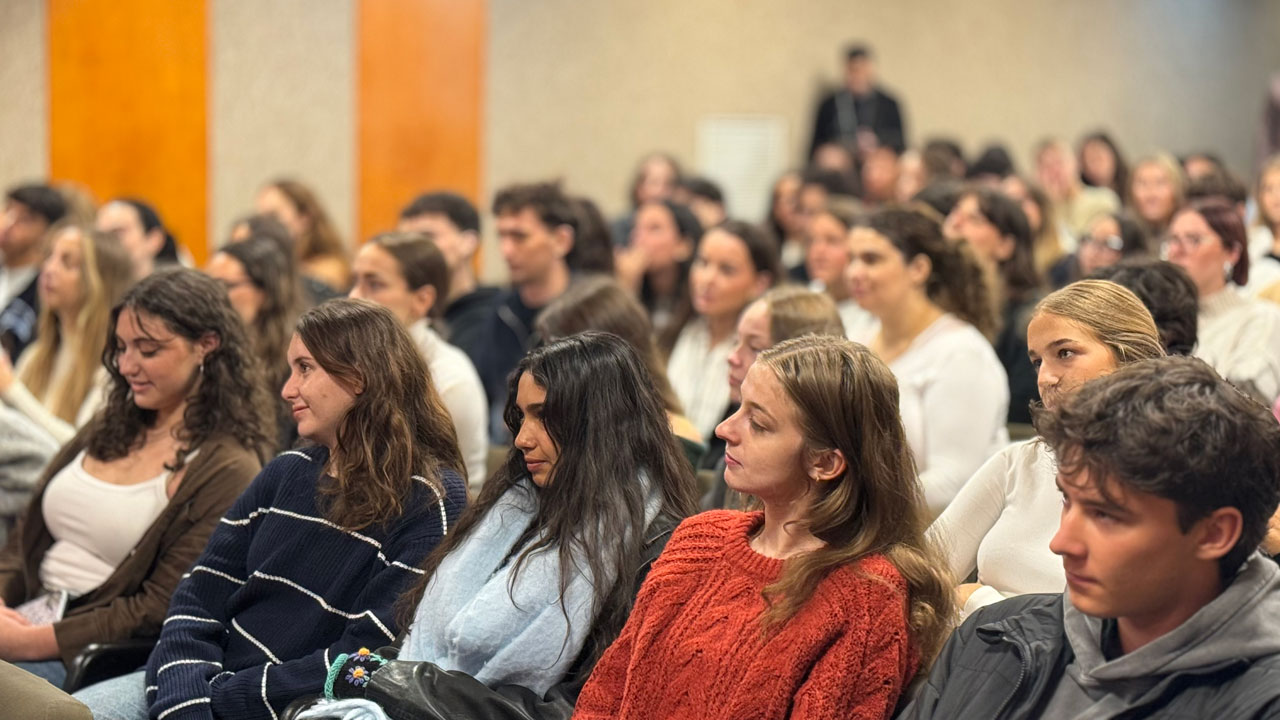 Bienvenida a estudiantes internacionales