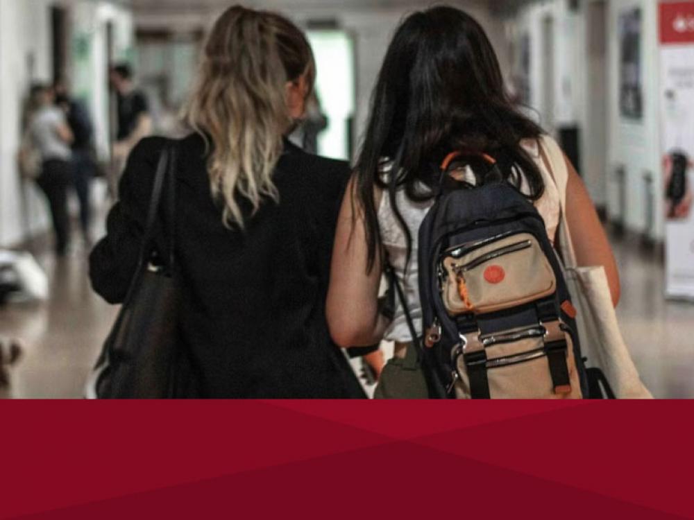 Argentina lidera en cantidad de estudiantes universitarios, pero está detrás en graduados frente a Chile y Brasil